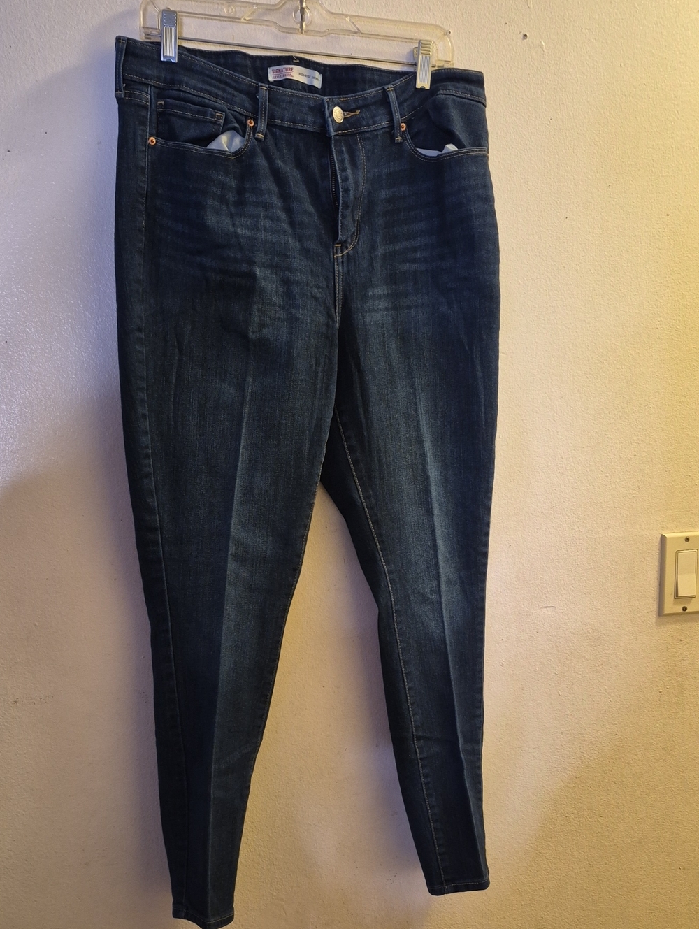 Classic Dark Blue Skinny Jeans with Stretch